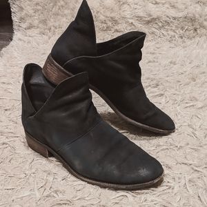 Steve Madden black leather bootie